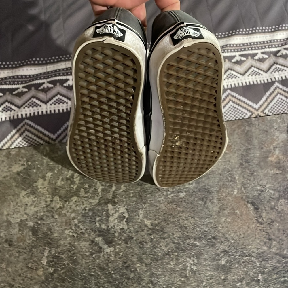 Authentic Vans - Picture 2 of 4